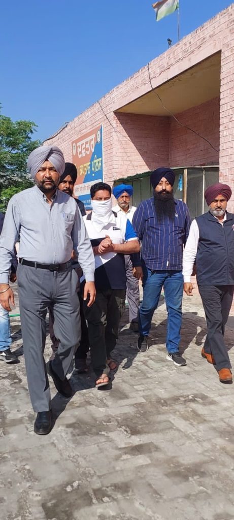 ਵਿਜੀਲੈਂਸ ਬਿਊਰੋ ਪੰਜਾਬ 24,000 ਰੁਪਏ ਰਿਸ਼ਵਤ ਲੈਣ ਦੇ ਦੋਸ਼ ਹੇਠ ਵਿਜੀਲੈਂਸ ਵੱਲੋਂ ਪਟਵਾਰੀ ਕਾਬੂ