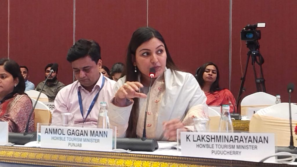 ਪੰਜਾਬ ਦੇ ਸੈਰ ਸਪਾਟਾ ਮੰਤਰੀ ਅਨਮੋਲ ਗਗਨ ਮਾਨ ਨੇ 'ਟੂਰਿਜ਼ਮ ਇਨ ਮਿਸ਼ਨ ਮੋਡ' ਤਹਿਤ ਸੈਰ-ਸਪਾਟੇ ਨੂੰ ਉਤਸ਼ਾਹਿਤ ਕਰਨ ਲਈ ਰਣਨੀਤੀ ਘੜਨ ਵਾਸਤੇ ਨਵੀਂ ਦਿੱਲੀ ਵਿਖੇ ਆਯੋਜਿਤ ਚਿੰਤਨ ਸ਼ਿਵਿਰ ‘ਚ ਕੀਤੀ ਸ਼ਮੂਲੀਅਤ