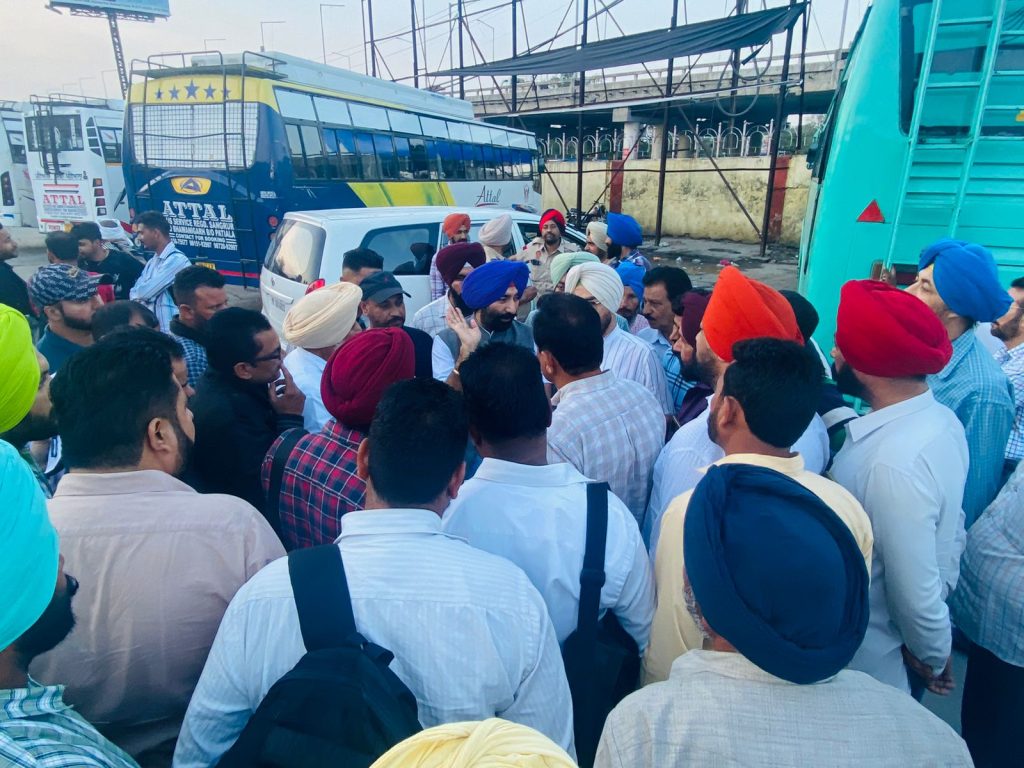 ਪੀ.ਆਰ.ਟੀ.ਸੀ. ਦੇ ਚੇਅਰਮੈਨ ਹਡਾਣਾ ਵੱਲੋਂ ਪਟਿਆਲਾ ਦੇ ਬੱਸ ਸਟੈਂਡ ਦੀ ਅਚਨਚੇਤ ਚੈਕਿੰਗ