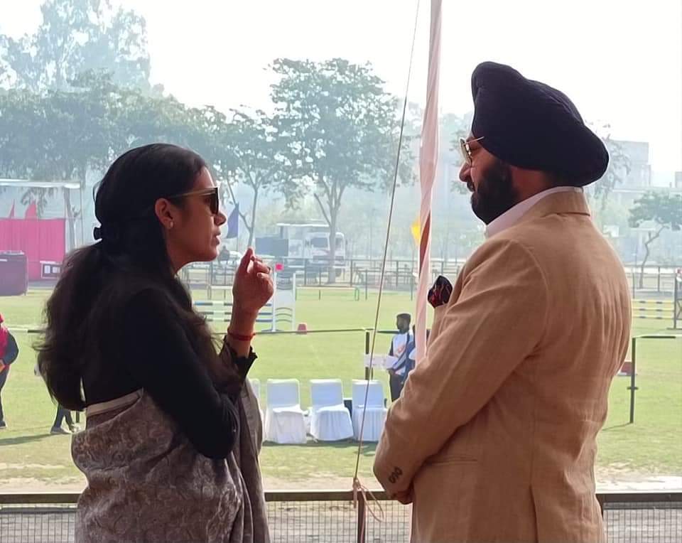 ਵਿਧਾਇਕ ਅਜੀਤਪਾਲ ਸਿੰਘ ਕੋਹਲੀ ਅਤੇ ਡੀਸੀ ਪਟਿਆਲਾ ਸਾਕਸ਼ੀ ਸਾਹਨੀ ਮੇਲੇ ਦੇ ਪ੍ਰਬੰਧਾਂ ਸਬੰਧੀ ਗੱਲਬਾਤ ਕਰਦੇ ਹੋਏ ਨਜ਼ਰ ਆ ਰਹੇ ਹਨ