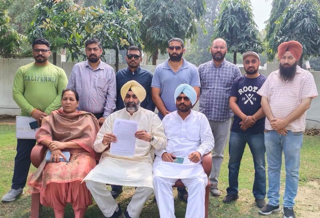 ਕਾਰਜਾਂ ਦੀ ਨਹੀਂ, ਵਿਗਿਆਪਣਾਂ ਦੀ ਪੰਜਾਬ ਸਰਕਾਰ ਢਿੱਲੋਂ