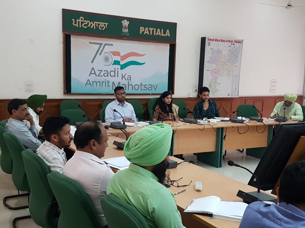 ਫੋਟੋ ਕੈਪਸ਼ਨ- ਡਿਪਟੀ ਕਮਿਸ਼ਨਰ ਸਾਕਸ਼ੀ ਸਾਹਨੀ ਜ਼ਿਲ੍ਹਾ ਵਾਤਾਵਰਣ ਕਮੇਟੀ ਦੀ ਮੀਟਿੰਗ ਦੀ ਪ੍ਰਧਾਨਗੀ ਕਰਦੇ ਹੋਏ।