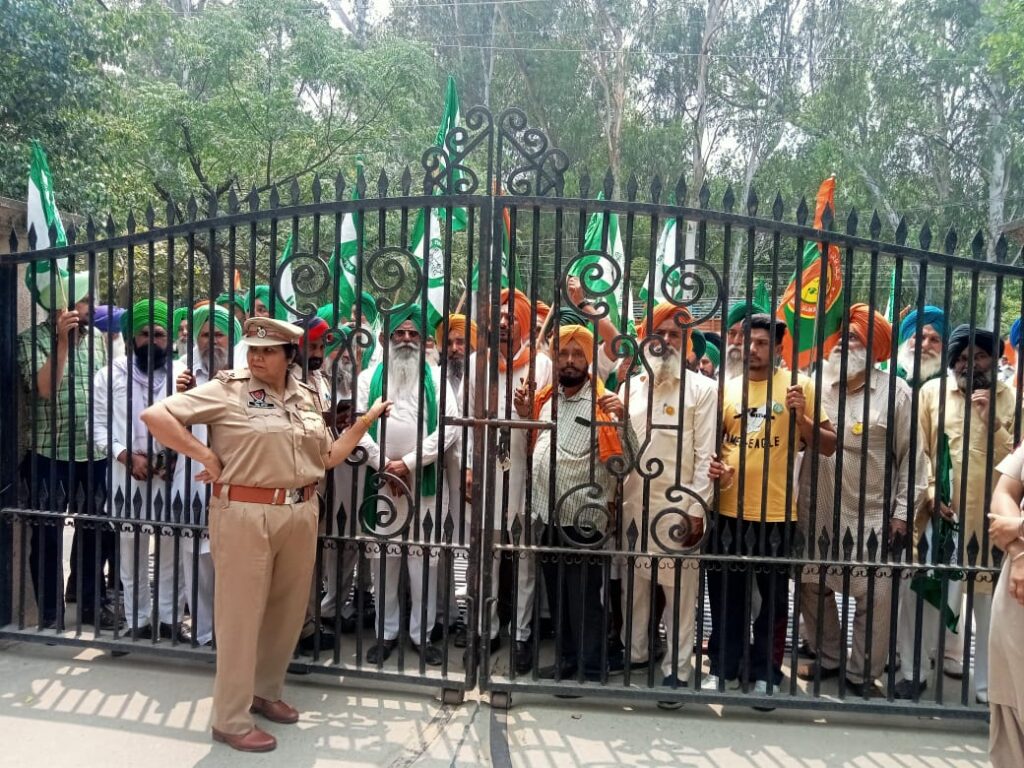 ਹਜ਼ਾਰਾਂ ਕਿਸਾਨਾਂ ਨੇ ਕੀਤੀ ਜ਼ੋਰਦਾਰ ਨਾਅਰੇਬਾਜ਼ੀ