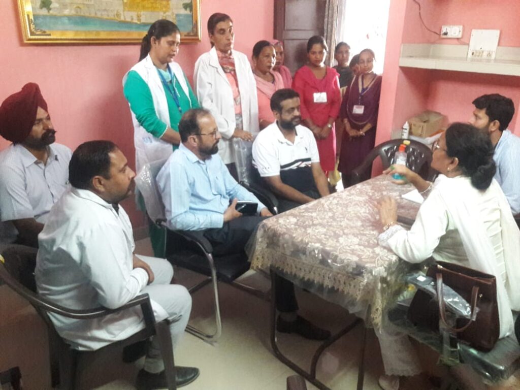 ਸਿਹਤ ਸਰਜਨ ਡਾ. ਰਮਿੰਦਰ ਕੌਰ ਵੱਲੋਂ ਸਿਹਤ ਕੇਂਦਰਾਂ ਦਾ ਦੌਰਾ