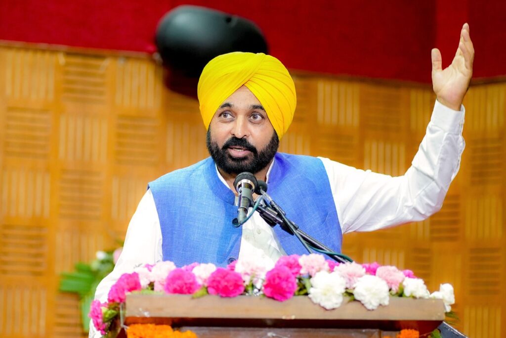 ਮੈਨੂੰ ‘ਪਾਗਲ’ ਕਹਿਣਾ ਚਾਹੁੰਣੇ ਹੋ ਤਾਂ ਜੀਅ ਸਦਕੇ ਕਹੋ ਕਿਉਂਕਿ ਮੇਰੇ ਉਤੇ ਲੋਕਾਂ ਦੀ ਮੁਹੱਬਤ ਦਾ ‘ਪਾਗਲਪਣ’ ਸਵਾਰ ਹੈ-ਮੁੱਖ ਮੰਤਰੀ