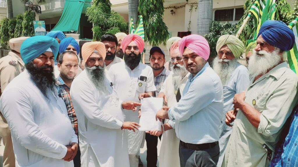 ਭਾਰਤੀ ਕਿਸਾਨ ਯੂਨੀਅਨ ਨੇ ਮੰਤਰੀਆਂ ਤੇ ਵਿਧਾਇਕਾਂ ਦੇ ਘਰਾਂ ਅੱਗੇ ਕੀਤੀ ਨਾਅਰੇਬਾਜ਼ੀ