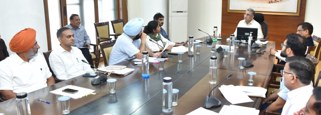 ਮੁੱਖ ਸਕੱਤਰ ਵੱਲੋਂ ਆਮ ਆਦਮੀ ਕਲੀਨਿਕਾਂ ਉਤੇ ਪੰਜ ਸਾਲ ਤੱਕ ਦੇ ਬੱਚਿਆਂ ਦੀ ਆਧਾਰ ਐਨਰੋਲਮੈਂਟ ਕਰਨ ਦੇ ਨਿਰਦੇਸ਼