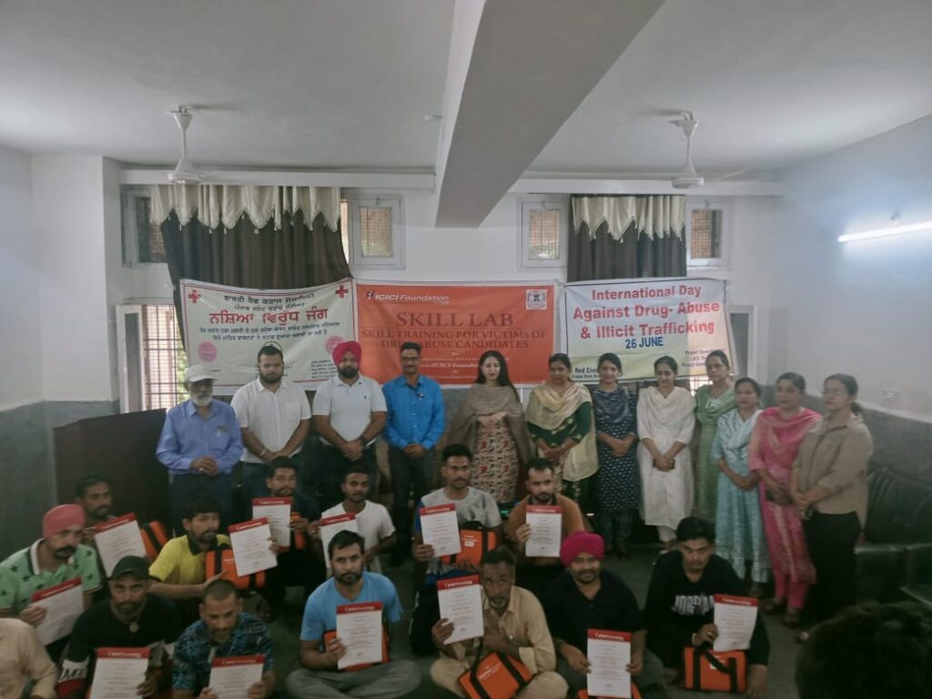 ਏਡੀਸੀ ਅਨੁਪ੍ਰਿਤਾ ਜੌਹਲ ਨੇ ਸਾਕੇਤ ਹਸਪਤਾਲ, ਡਰੱਗ ਰੀਹੈਬਲੀਟੇਸ਼ਨ ਸੈਂਟਰ ਵਿਖੇ ਹੁਨਰ ਵਿਕਾਸ ਕੋਰਸ ਦੇਸਰਟੀਫਿਕੇਟ ਵੰਡੇ