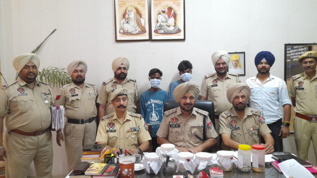 ਚੋਰੀਆਂ ਕਰਨ ਵਾਲੇ ਗਿਰੋਹ ਦੇ ਤਿੰਨ ਮੈਂਬਰ ਕਾਬੂ