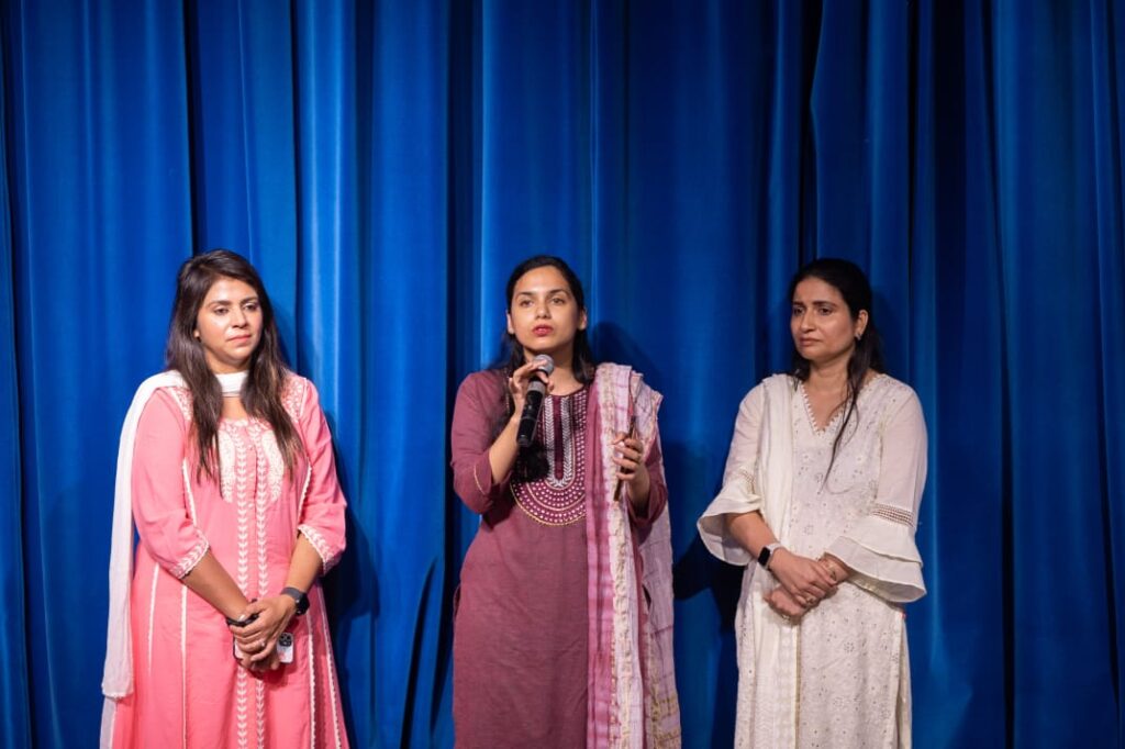 ਜ਼ਿਲ੍ਹਾ ਪ੍ਰਸ਼ਾਸਨ ਵੱਲੋਂ ਸ਼ੁਰੂ ਕੀਤੇ 'ਮੇਰਾ ਬਚਪਨ' ਪ੍ਰੋਜੈਕਟ ਨੇ ਬੱਚਿਆਂ ਦੇ ਹੱਥ ਫੜਾਈ ਕਲਮ