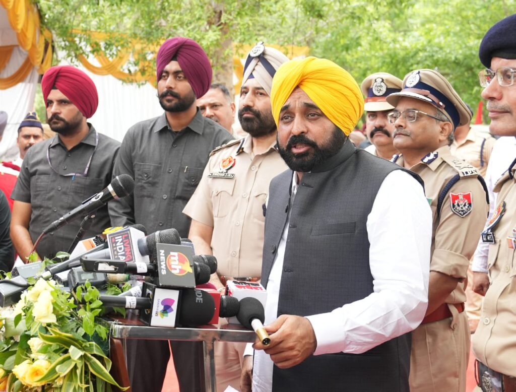 ਮੁੱਖ ਮੰਤਰੀ ਦਾ ਸਨਸਨੀਖ਼ੇਜ਼ ਖੁਲਾਸਾ: ਕੈਪਟਨ ਸਰਕਾਰ ਨੇ ਅੰਸਾਰੀ ਦੇ ਪੁੱਤਾਂ ਨੂੰ ਵਕਫ਼ ਬੋਰਡ ਦੀ ਮਹਿੰਗੀ ਜ਼ਮੀਨ ਅਲਾਟ ਕੀਤੀ