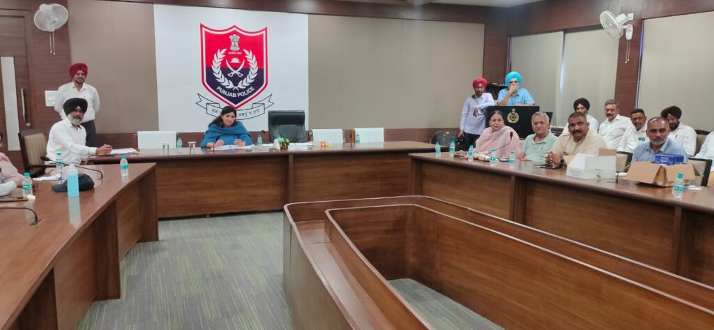 ਪਟਿਆਲਾ ਜ਼ਿਲ੍ਹੇ ਦੇ ਸਾਂਝ ਕੇਂਦਰ ਦੇ ਕਮੇਟੀ ਮੈਂਬਰਾਂ ਨਾਲ ਐਸ.ਪੀ ਹੈਡਕੁਆਰਟਰ ਹਰਵੰਤ ਕੌਰ ਨੇ ਕੀਤੀ ਮੀਟਿੰਗ