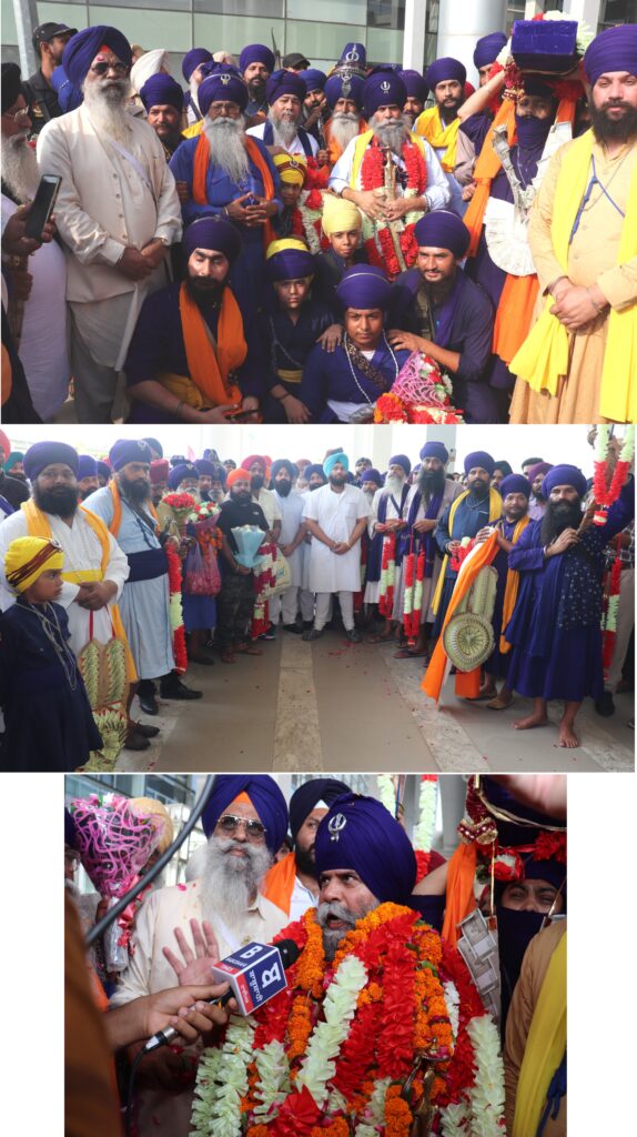 ਅਮਰੀਕਾ ਵਿਖੇ ਨਿਹੰਗ ਸਿੰਘਾਂ ਦੀ ਛਾਉਣੀ ਸਥਾਪਤ ਕਰਨ ਉਪਰੰਤ ਇਤਿਹਾਸਕ ਸ਼ਸਤਰਾਂ ਸਮੇਤ ਬਾਬਾ ਬਲਬੀਰ ਸਿੰਘ ਮੁੜ ਪੰਜਾਬ ਪਰਤੇ