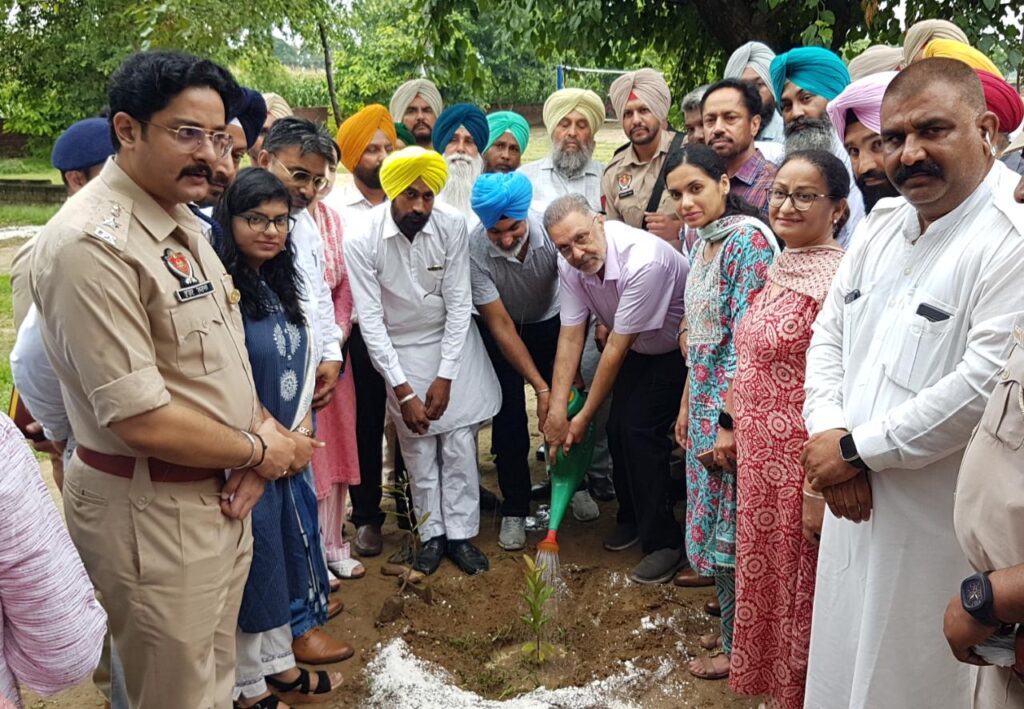 ਪਟਿਆਲਾ ਜ਼ਿਲ੍ਹੇ 'ਚ ਤਿੰਨ ਲੱਖ ਬੂਟੇ ਲਗਾਉਣ ਦੀ ਮੁਹਿੰਮ ਦਾ ਕੈਬਨਿਟ ਮੰਤਰੀ ਡਾ. ਬਲਬੀਰ ਸਿੰਘ ਨੇ ਕੀਤਾ ਆਗਾਜ਼