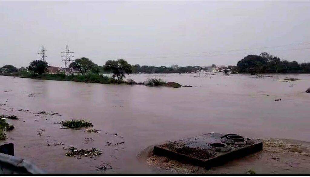 ਭਾਰੀ ਬਰਸਾਤ ਤੇ ਕਾਰਨ ਹਾਲਤ ਬੇਕਾਬੂ : ਫੌਜ ਨੇ ਸੰਭਾਲੀ ਕਮਾਨ