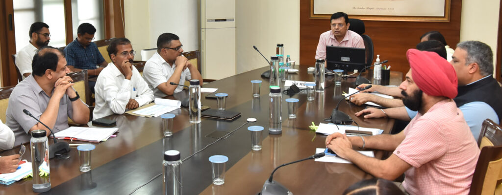 ਮੁੱਖ ਸਕੱਤਰ ਵੱਲੋਂ ਹੜ੍ਹ ਪ੍ਰਭਾਵਿਤ ਖੇਤਰਾਂ ਵਿੱਚ ਰਾਹਤ ਕਾਰਜਾਂ ਤੇ ਮੁੜ ਵਸੇਬੇ ਦੇ ਕੰਮਾਂ ਦਾ ਜਾਇਜ਼ਾ