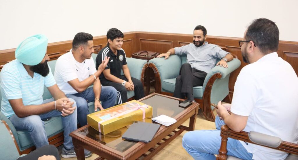 ਖੇਡ ਮੰਤਰੀ ਨੇ ਕਨਿਕਾ ਆਹੂਜਾ ਨੂੰ ਭਾਰਤੀ ਕ੍ਰਿਕਟ ਟੀਮ ਵਿੱਚ ਚੁਣੇ ਜਾਣ ਉਤੇ ਮੁਬਾਰਕਬਾਦ ਦਿੱਤੀ