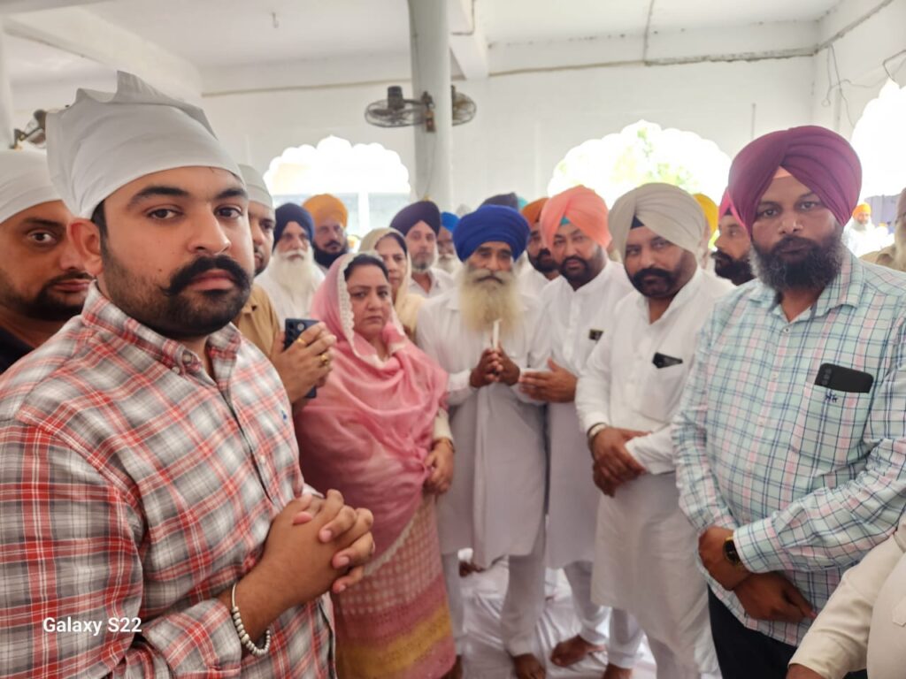 ਵਿਧਾਇਕ ਹਰਮੀਤ ਸਿੰਘ ਪਠਾਣਮਾਜਰਾ ਵੱਲੋਂ ਹੜ੍ਹ ਦੀ ਲਪੇਟ 'ਚ ਆਏ ਮ੍ਰਿਤਕ ਦੇ ਵਾਰਸਾਂ ਨੂੰ ਸੌਂਪਿਆ ਗਿਆ ਚਾਰ ਲੱਖ ਰੁਪਏ ਦੀ ਰਾਹਤ ਰਾਸ਼ੀ ਦਾ ਚੈੱਕ