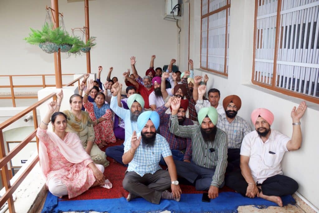 ਖ਼ਾਲਸਾ ਕਾਲਜ ਪਟਿਆਲਾ ਦੇ ਨਾਨ-ਟੀਚਿੰਗ ਸਟਾਫ ਦਾ 6ਵਾਂ ਪੇ-ਕਮਿਸ਼ਨ ਲਾਗੂ ਨਾ ਕਰਨ ਦੇ ਵਿਰੋੋਧ ਵਿੱਚ ਸਰਕਾਰ ਖ਼ਿਲਾਫ ਰੋਸ ਧਰਨਾ