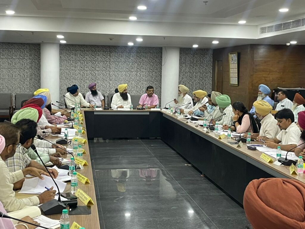 ਖੇਤੀਬਾੜੀ ਮੰਤਰੀ ਗੁਰਮੀਤ ਸਿੰਘ ਖੁੱਡੀਆਂ ਵੱਲੋਂ ਮੁੱਖ ਖੇਤੀਬਾੜੀ ਅਫ਼ਸਰਾਂ ਨੂੰ ਹੜ੍ਹ ਪ੍ਰਭਾਵਿਤ ਕਿਸਾਨਾਂ ਦੀ ਵੱਧ ਤੋਂ ਵੱਧ ਮਦਦ ਕਰਨ ਦੇ ਨਿਰਦੇਸ਼