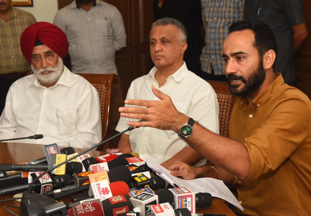 ਭਗਵੰਤ ਮਾਨ ਦੀ ਅਗਵਾਈ ਵਾਲੀ ਸਰਕਾਰ ਵੱਲੋਂ ਖਿਡਾਰੀਆਂ ਤੇ ਕੋਚਾਂ ਲਈ ਨਗਦ ਇਨਾਮਾਂ ਦੇ ਗੱਫ਼ੇ