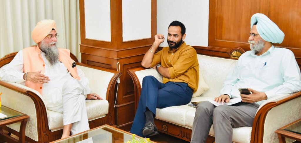 ਕੁਲਤਾਰ ਸਿੰਘ ਸੰਧਵਾਂ ਵੱਲੋਂ ਕਿਸਾਨਾਂ ਨੂੰ ਲਿਫ਼ਟ ਪੰਪਾਂ ਦੀ ਵਰਤੋਂ ਸਬੰਧੀ ਦਰਪੇਸ਼ ਸਮੱਸਿਆਵਾਂ ਦੇ ਹੱਲ ਲਈ ਖੇਤੀਬਾੜੀ, ਸਿਜਾਈ ਅਤੇ ਬਿਜਲੀ ਵਿਭਾਗਾਂ ਨਾਲ ਵਿਚਾਰ-ਚਰਚਾ