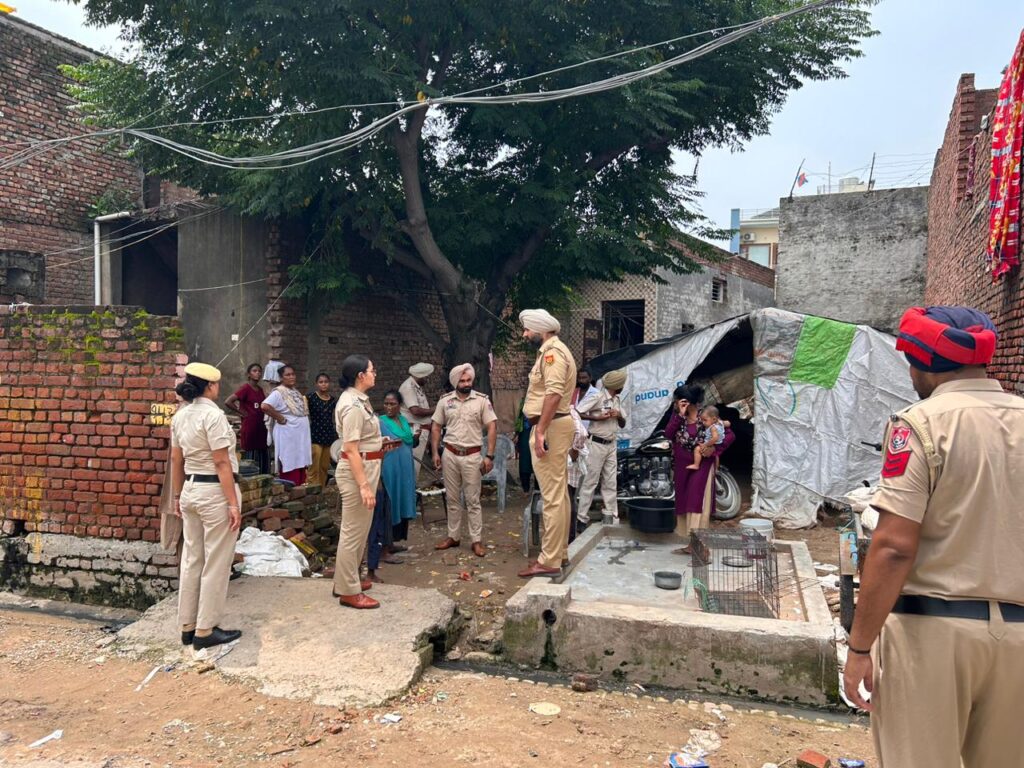 ਪੰਜਾਬ ਪੁਲਿਸ ਦੀ ਨਸ਼ਿਆਂ ਖਿਲਾਫ ਵਿਸ਼ੇਸ਼ ਮੁਹਿੰਮ ਜਾਰੀ; ਫ਼ਤਿਹਗੜ੍ਹ ਸਾਹਿਬ ਪੁਲਿਸ ਨੇ ਸਕੂਲੀ ਬੱਚਿਆਂ ਨੂੰ ਨਸ਼ਿਆਂ ਦੇ ਮਾੜੇ ਪ੍ਰਭਾਵਾਂ ਬਾਰੇ ਕੀਤਾ ਜਾਗਰੂਕ