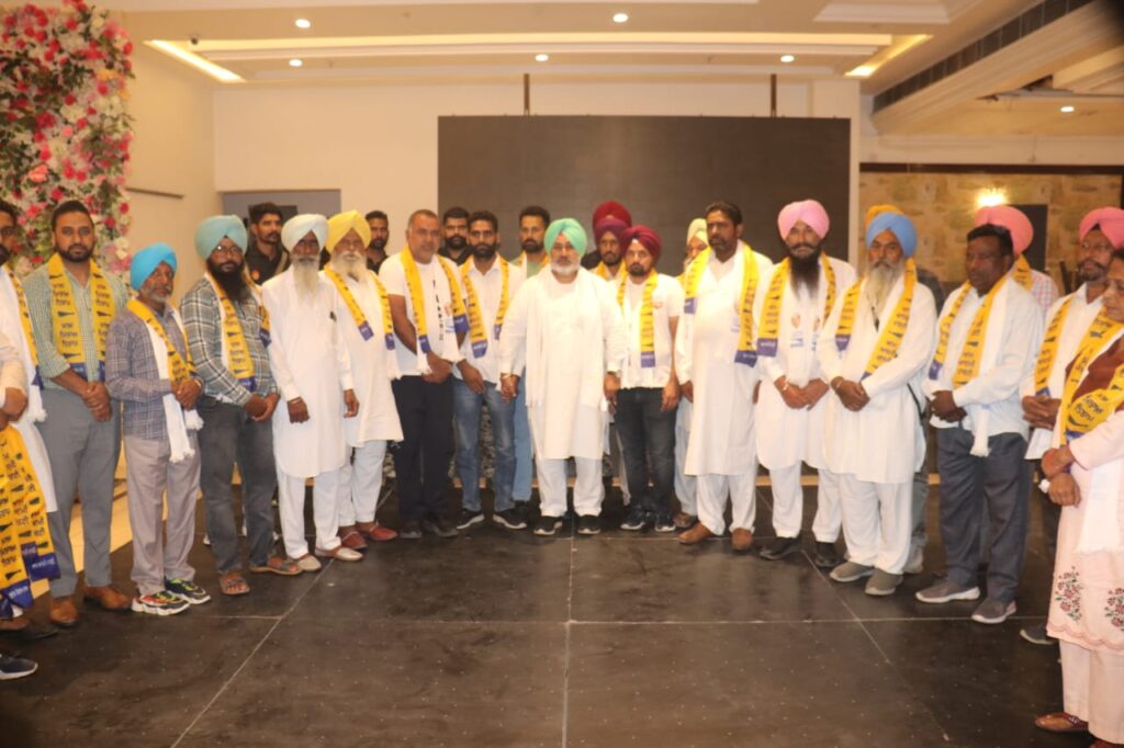 ਕੈਬਨਿਟ ਮੰਤਰੀ ਜੌੜਾਮਾਜਰਾ ਵੱਲੋਂ ਆਮ ਆਦਮੀ ਪਾਰਟੀ 'ਚ ਸ਼ਾਮਲ ਹੋਣ ਵਾਲੀਆਂ 26 ਪੰਚਾਇਤਾਂ ਦਾ ਸਨਮਾਨ