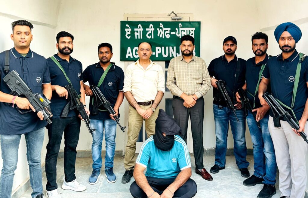 ਸੰਤੋਖ ਸਿੰਘ ਕਤਲ ਕੇਸ: ਏ.ਜੀ.ਟੀ.ਐਫ. ਨੇ ਮੋਗਾ ਪੁਲਿਸ ਨਾਲ ਮਿਲ ਕੇ ਮੁੱਖ ਸ਼ੂਟਰ ਗੋਪੀ ਡੱਲੇਵਾਲੀਆ ਨੂੰ ਕੀਤਾ ਗ੍ਰਿਫਤਾਰ; ਪਿਸਤੌਲ ਬਰਾਮਦ