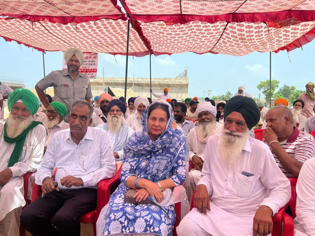 ਪਟਿਆਲਾ ਤੋਂ ਸੰਸਦ ਮੈਂਬਰ ਪ੍ਰਨੀਤ ਕੌਰ ਨੇ ਸ਼ੁਤਰਾਣਾ ਵਿਖੇ ਧਰਨਾ ਦੇ ਰਹੇ ਕਿਸਾਨਾਂ ਨਾਲ ਕੀਤੀ ਮੁਲਾਕਾਤ