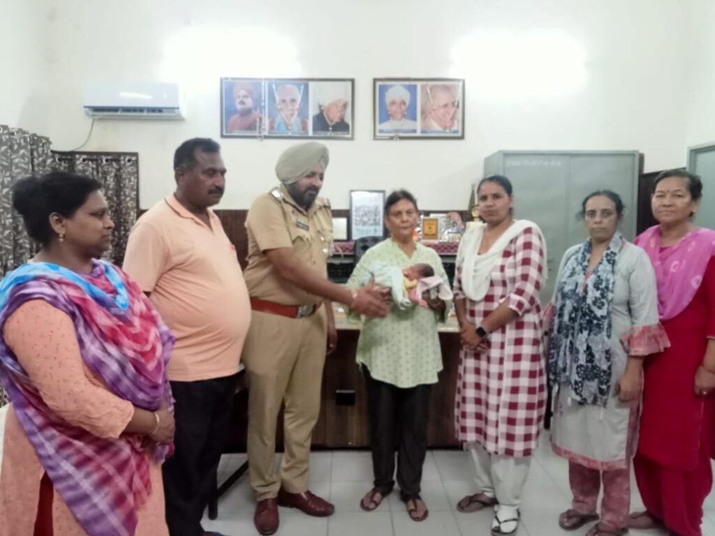 ਨਵਜੰਮੀ ਬੱਚੀ ਸਬੰਧੀ ਸੂਚਨਾ ਲਈ ਬਾਲ ਸੁਰੱਖਿਆ ਦਫ਼ਤਰ ਨਾਲ ਕੀਤਾ ਜਾਵੇ ਸੰਪਰਕ