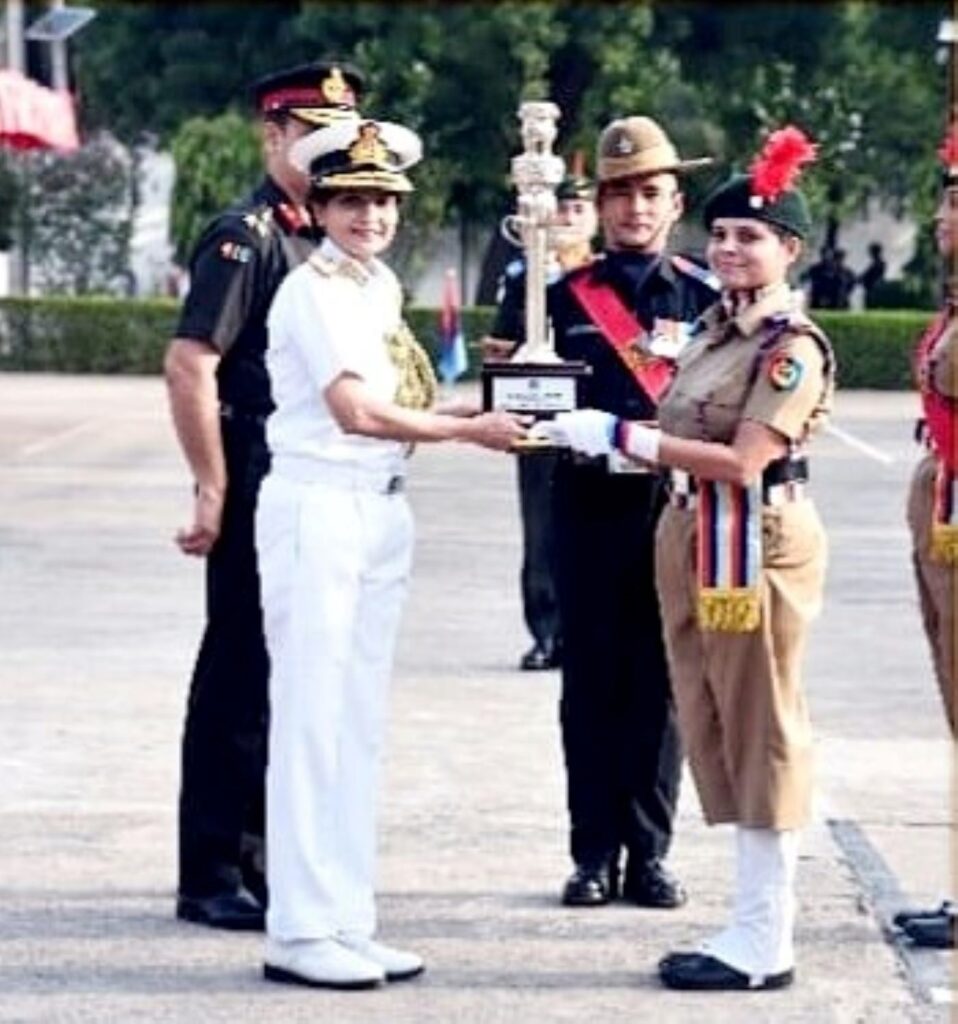 ਐਮ.ਐਮ.ਮੋਦੀ ਕਾਲਜ ਦੀ ਲੈਫਟੀਨੈਂਟ ਡਾ. ਨਿਧੀ ਗੁਪਤਾ ਨੂੰ ਐਨ.ਸੀ.ਸੀ. ਦੀ ਪ੍ਰੀ-ਕਮਿਸ਼ਨਿੰਗ ਟ੍ਰ਼ੇਨਿੰਗ ਕੋਰਸ ਪੂਰਾ ਕਰਨ ਤੇ ਸਣਮਾਨਿਤ ਕੀਤਾ ਗਿਆ