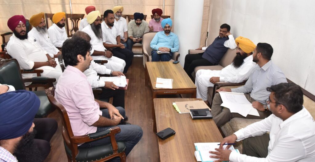 ਮਾਨ ਸਰਕਾਰ ਕਿਸੇ ਨੂੰ ਵੀ ਕਿਸਾਨਾਂ ਦਾ ਸ਼ੋਸ਼ਣ ਕਰਨ ਦੀ ਇਜ਼ਾਜਤ ਨਹੀਂ ਦੇਵੇਗੀ: ਗੁਰਮੀਤ ਸਿੰਘ ਖੁੱਡੀਆਂ