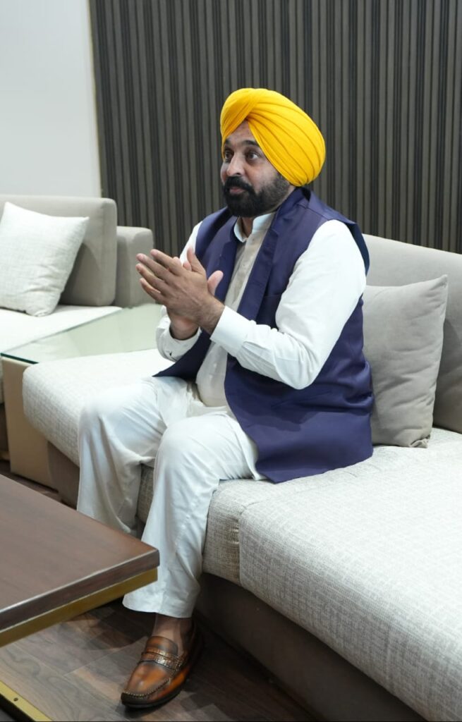 ਮੁੱਖ ਮੰਤਰੀ ਨੇ ਚੰਦਰਯਾਨ-3 ਦੀ ਸਫ਼ਲਤਾ ਲਈ ਦੇਸ਼ ਅਤੇ ਇਸਰੋ ਦੇ ਵਿਗਿਆਨੀਆਂ ਨੂੰ ਦਿੱਤੀ ਵਧਾਈ