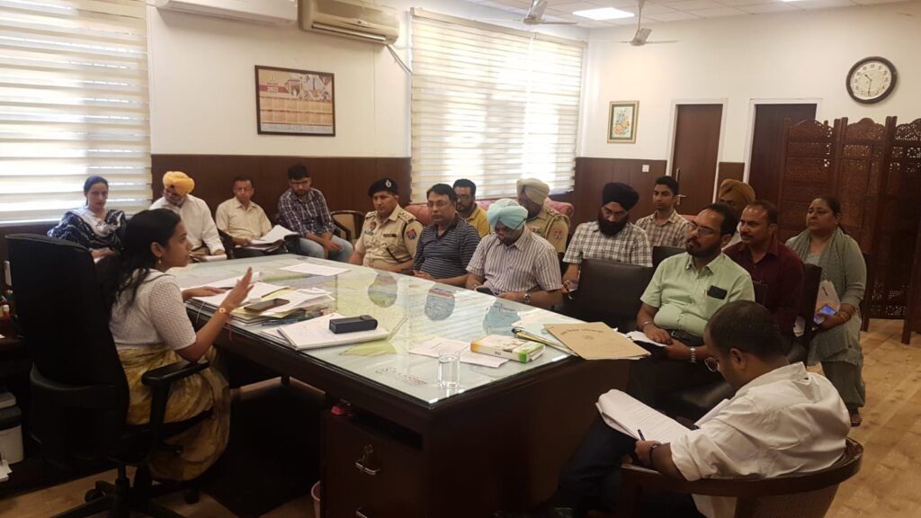 ਸੜ੍ਹਕਾਂ 'ਤੇ ਘੁੰਮਦੇ ਬੇਸਹਾਰਾ ਪਸ਼ੂਆਂ ਕਾਰਨ ਵਾਪਰਦੇ ਹਾਦਸਿਆਂ ਸਬੰਧੀ ਚਰਚਾ