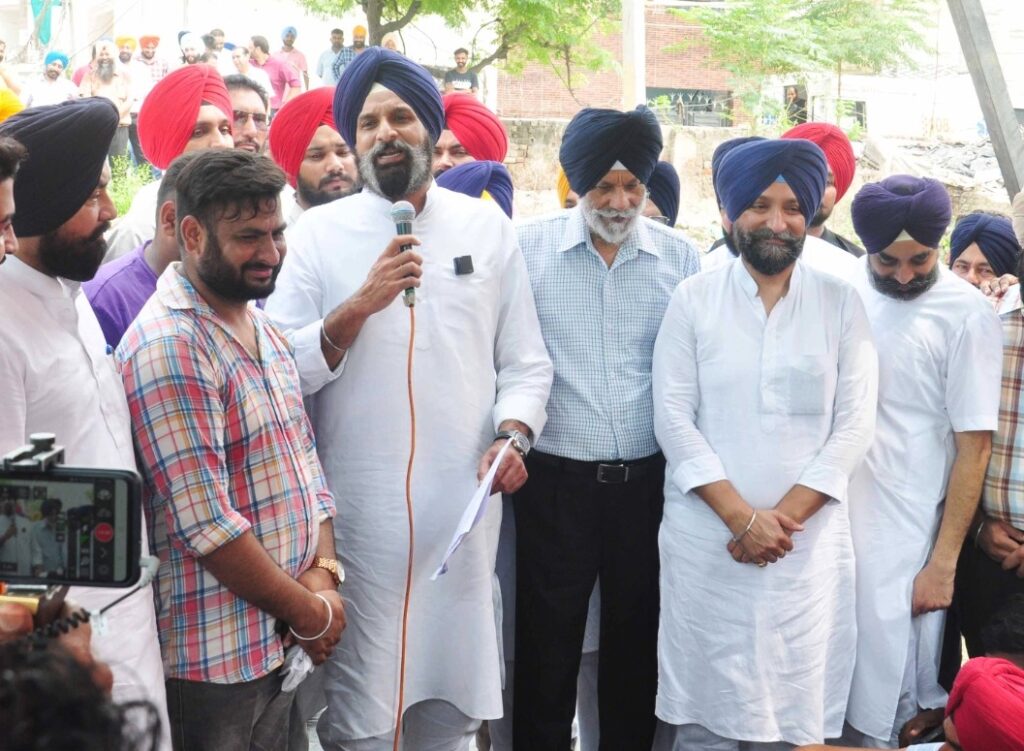 730 ਯੋਗ ਉਮੀਦਵਾਰਾਂ ਨੂੰ ਲਾਈਨਮੈਨ ਵਜੋਂ ਨਿਯੁਕਤੀ ਪੱਤਰ ਫੌਰੀ ਦਿੱਤੇ ਜਾਣ: ਬਿਕਰਮ ਸਿੰਘ ਮਜੀਠੀਆ