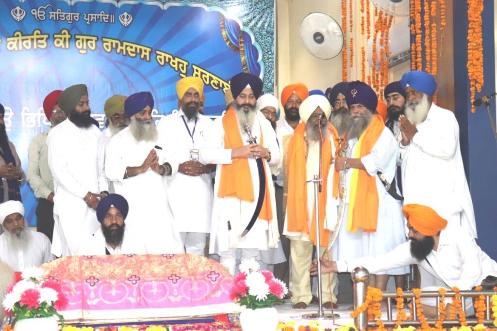 ਭੱਟ ਬੁੱਧ ਬਿਬੇਕੀ ਅਤੇ ਸਰਵਗੁਣੀ ਨਿਧਾਨ ਸਨ: ਨਿਹੰਗ ਮੁਖੀ ਬਾਬਾ ਬਲਬੀਰ ਸਿੰਘ