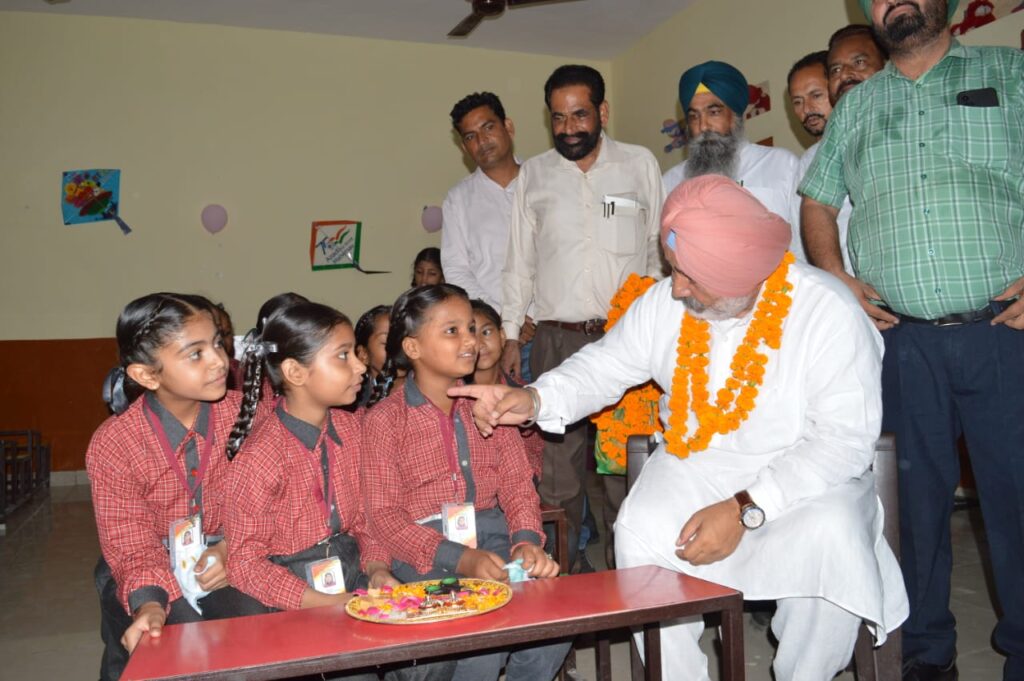 ਜੌੜਾਮਾਜਰਾ ਨੇ ਸਮਾਣਾ ਦੇ ਸਰਕਾਰੀ ਐਲੀਮੈਂਟਰੀ ਸਕੂਲ ਵਿਖੇ ਨਵੇਂ ਕਮਰੇ ਤੇ ਗੇਟ ਦਾ ਉਦਘਾਟਨ ਕੀਤਾ