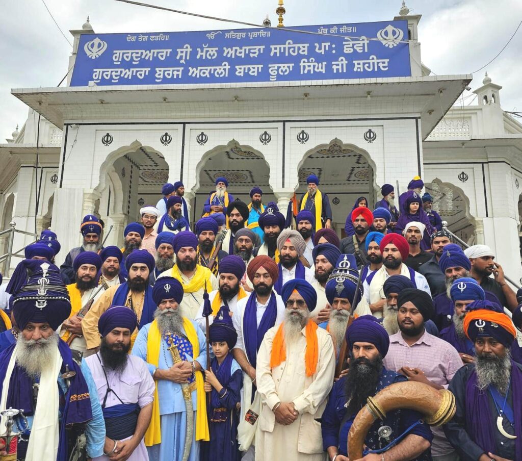 ਮਸਤਾਨੇ ਫਿਲਮ ਦੀ ਸਮੁੱਚੀ ਟੀਮ ਗੁਰਦੁਆਰਾ ਬੁਰਜ ਅਕਾਲੀ ਬਾਬਾ ਫੂਲਾ ਸਿੰਘ ਵਿਖੇ ਨਤਮਸਤਕ ਹੋਈ