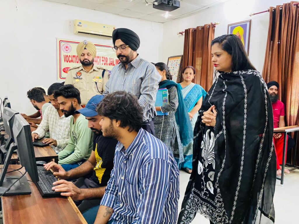 ਜ਼ਿਲ੍ਹਾ ਕਾਨੂੰਨੀ ਸੇਵਾਵਾਂ ਅਥਾਰਟੀ ਨੇ ’ਜੇਲ੍ਹ ਕੈਦੀਆਂ ਲਈ ਵੋਕੇਸ਼ਨਲ ਲਿਟਰੇਸੀ’ ਮੁਹਿੰਮ ਚਲਾਈ