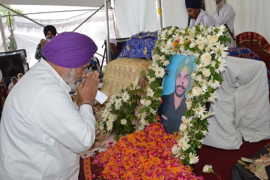 ਸ਼ਹੀਦ ਜਵਾਨ ਪ੍ਰਦੀਪ ਸਿੰਘ ਨੂੰ ਅੰਤਿਮ ਅਰਦਾਸ ਮੌਕੇ ਸ਼ਰਧਾਂਜਲੀਆਂ