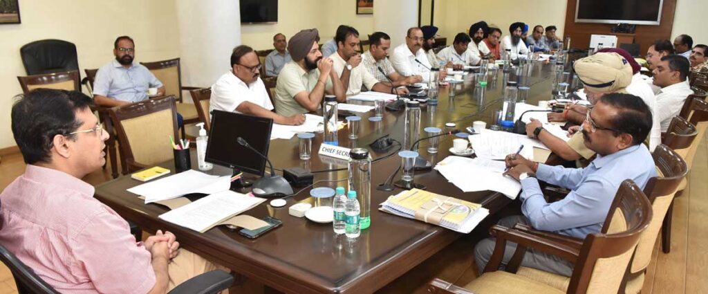 ਮੁੱਖ ਸਕੱਤਰ ਵੱਲੋਂ ਸੜਕੀ ਨਿਯਮਾਂ ਦੀ ਸਖਤੀ ਨਾਲ ਪਾਲਣਾ ਦੇ ਨਿਰਦੇਸ਼