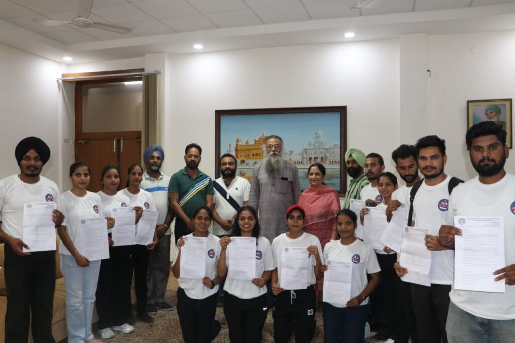 ਪੰਜਾਬੀ ਯੂਨੀਵਰਸਿਟੀ ਵਿਖੇ ਯੋਗਾ ਡਿਪਲੋਮਾ ਕਰ ਰਹੇ ਸਾਰੇ ਇੱਛੁਕ ਵਿਦਿਆਰਥੀਆਂ ਨੂੰ ਮਿਲੀ ਨੌਕਰੀ