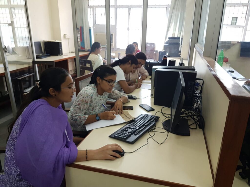 ਹੈਲੋ ਅਸੀਂ ਡੀ.ਸੀ. ਦਫ਼ਤਰ ਚੋਂ ਬੋਲ ਰਹੇ ਹਾਂ, ਕੀ ਤੁਹਾਨੂੰ ਪਰਾਲੀ ਪ੍ਰਬੰਧਨ ਲਈ ਮਸ਼ੀਨਰੀ ਦੀ ਜ਼ਰੂਰਤ ਹੈ ?