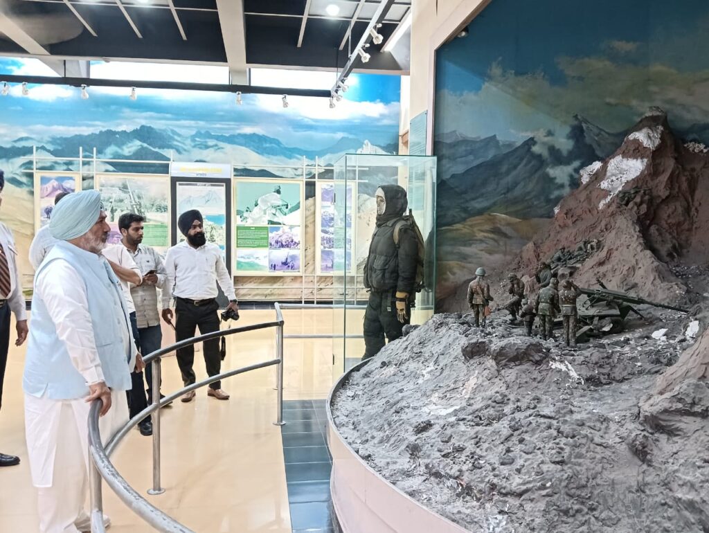 ਕੈਬਨਿਟ ਮੰਤਰੀ ਚੇਤਨ ਸਿੰਘ ਜੌੜਾਮਾਜਰਾ ਵਲੋਂ ਆਪ੍ਰੇਸ਼ਨ ਪਵਨ ਦੇ ਸ਼ਹੀਦ ਜਵਾਨਾਂ ਦੇ ਪਰਿਵਾਰਕ ਮੈਂਬਰਾਂ ਦਾ ਸਨਮਾਨ