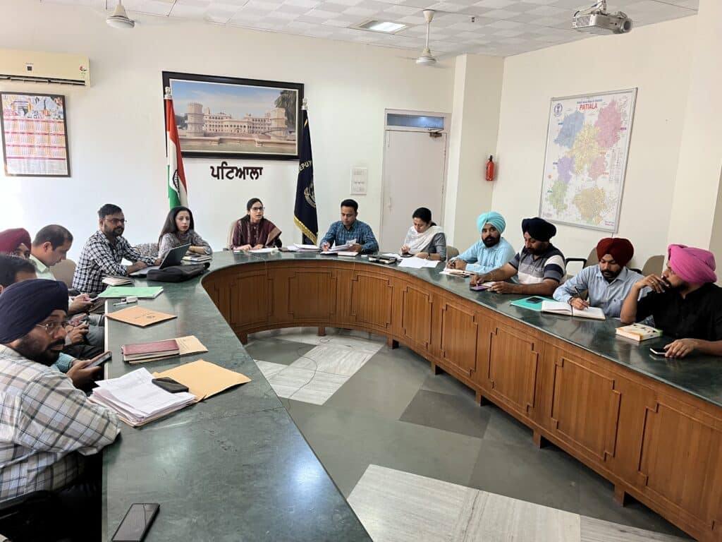 ਪਰਾਲੀ ਨੂੰ ਖੇਤਾਂ 'ਚ ਹੀ ਮਿਲਾਕੇ ਕਣਕ ਦੀ ਬਿਜਾਈ ਕਰਨ ਲਈ ਕਿਸਾਨਾਂ ਨੂੰ ਮਸ਼ੀਨਾਂ ਮੁਹੱਈਆ ਕਰਵਾਉਣ ਦੇ ਆਦੇਸ਼