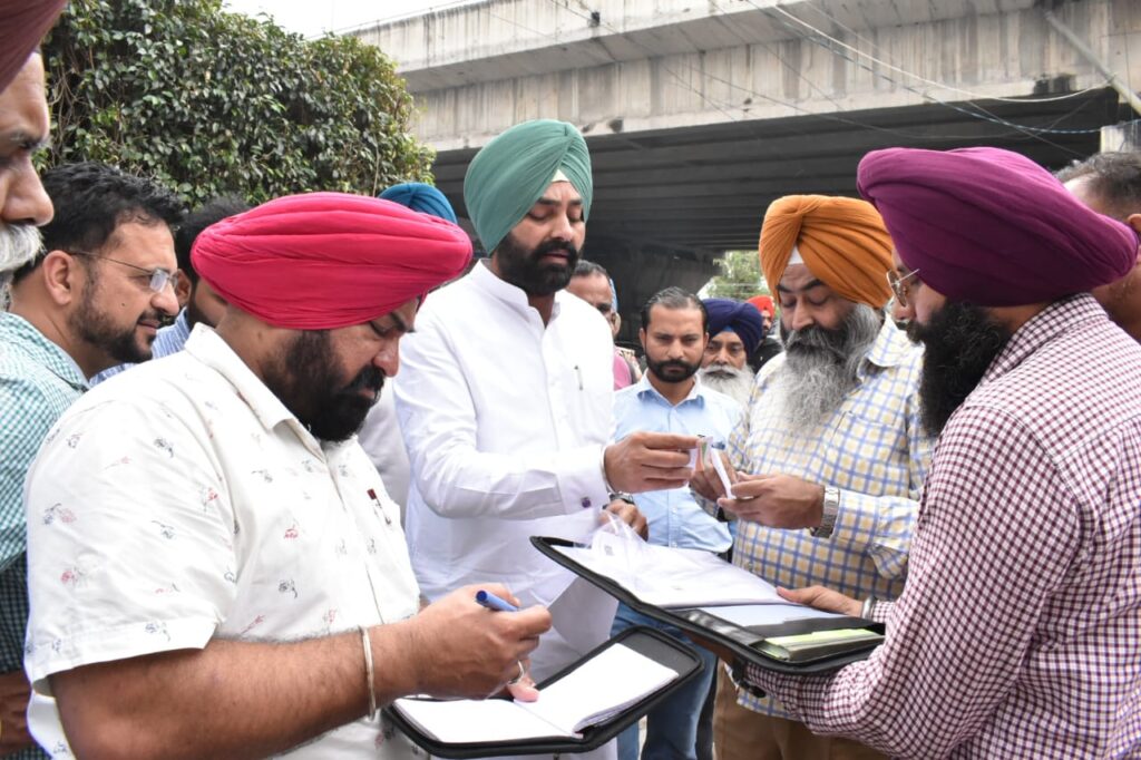 ਟਰਾਂਸਪੋਰਟ ਮੰਤਰੀ ਲਾਲਜੀਤ ਸਿੰਘ ਭੁੱਲਰ ਵੱਲੋਂ ਨਿਯਮਾਂ ਦੀ ਉਲੰਘਣਾ ਕਰਨ ਵਾਲੀਆਂ ਬੱਸਾਂ 'ਤੇ ਸਖ਼ਤੀ