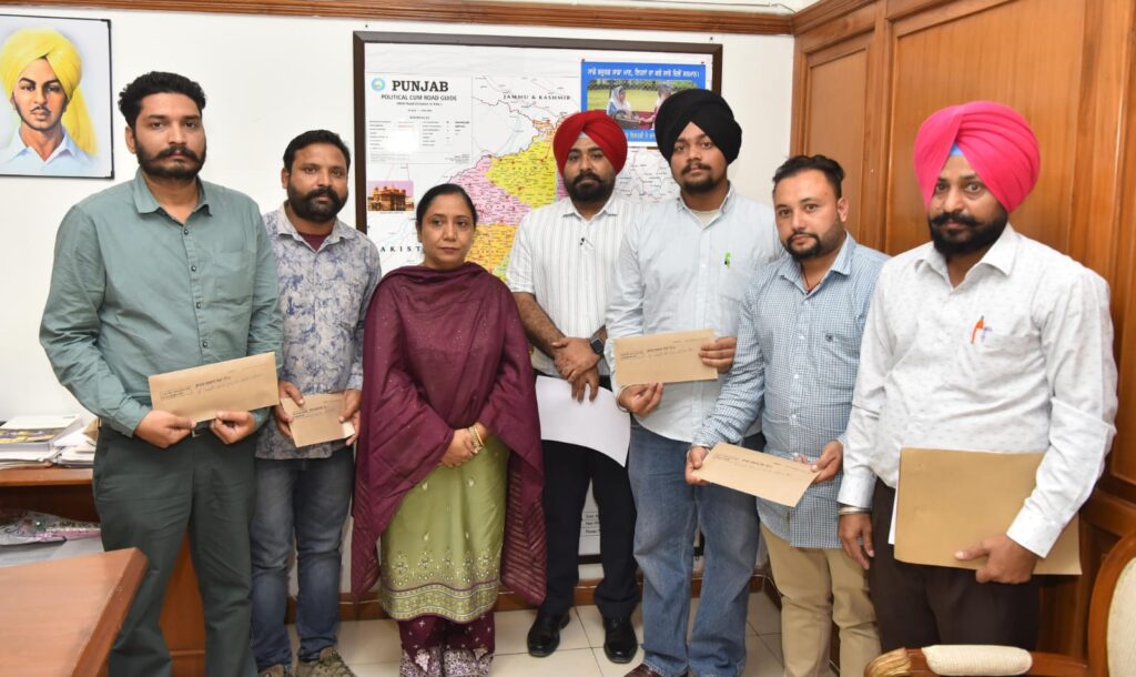 ਡਾ. ਬਲਜੀਤ ਕੌਰ ਵੱਲੋਂ ਸਮਾਜਿਕ ਸੁਰੱਖਿਆ ਅਤੇ ਇਸਤਰੀ ਤੇ ਬਾਲ ਵਿਕਾਸ ਵਿਭਾਗ ਵਿੱਚ ਨਿਯੁਕਤ ਉਮੀਦਵਾਰਾਂ ਨੂੰ ਤਰਸ ਦੇ ਆਧਾਰ 'ਤੇ ਨਿਯੁਕਤੀ ਪੱਤਰ ਸੌਂਪੇ