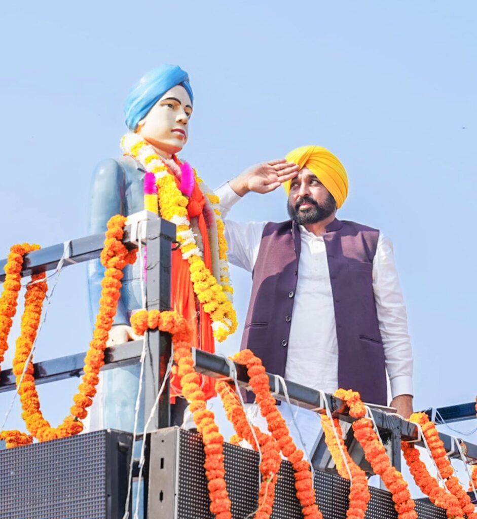 ਮੁੱਖ ਮੰਤਰੀ ਦੀ ਅਗਵਾਈ ‘ਚ ਸੂਬਾ ਵਾਸੀਆਂ ਵੱਲੋਂ ਸ਼ਹੀਦ ਕਰਤਾਰ ਸਿੰਘ ਸਰਾਭਾ ਨੂੰ ਸ਼ਹੀਦੀ ਦਿਹਾੜੇ 'ਤੇ ਸ਼ਰਧਾ ਦੇ ਫੁੱਲ ਭੇਟ