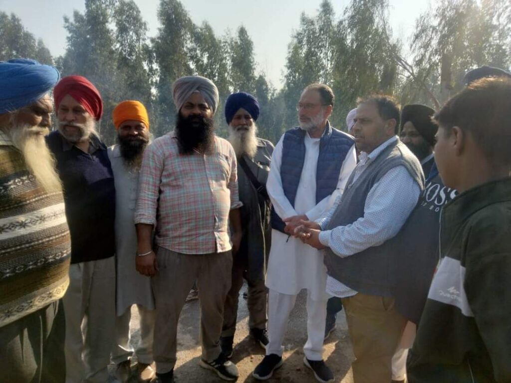 ਜਲਾਲਪੁਰ 'ਤੇ ਕਿਸਾਨ ਧਰਨੇ ਦੌਰਾਨ ਲੱਗਿਆ ਅਥਰੂ ਗੈਸ ਦਾ ਗੋਲਾ- ਜ਼ਖਮੀ ਹਾਲਤ ਵਿੱਚ ਕਿਸਾਨਾਂ ਨੇ ਕੀਤੀ ਮਦਦ